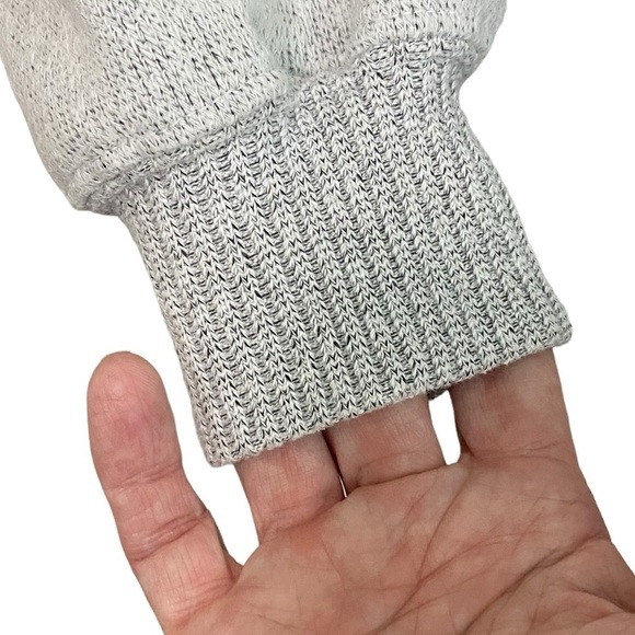 ESY SURF COMPANY - SIZE SMALL - SOFT HEATHERED GRAY WITH LARGE FRONT LETTERS B22 - Picture 5 of 9